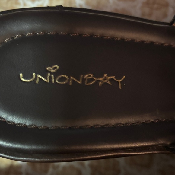 UNIONBAY Women's Dark Brown Sandals - Picture 2 of 3
